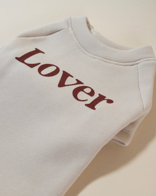 Lil’ Lover sweatshirt for dogs, an ideal choice for a comfortable and cute look.