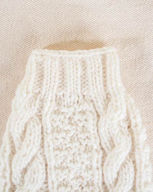 Warm cable-knit dog sweater, designed for maximum comfort and cozy winter walks