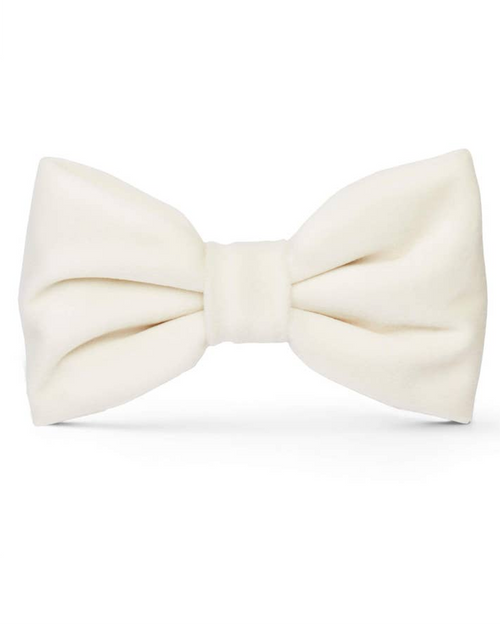 Ivory wedding dog bow tie, the perfect finishing touch for your dog’s wedding outfit