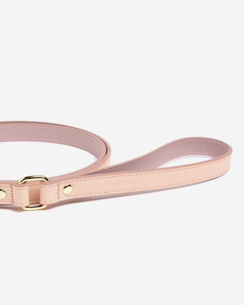 Handle of Nara light pink leather dog leash showing comfort and grip