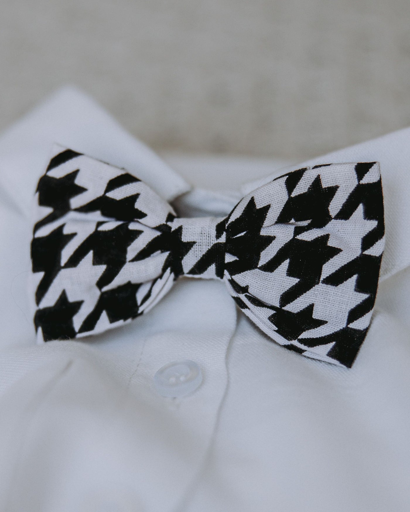 Watson Black + White Houndstooth Bow Tie Product Image Detail