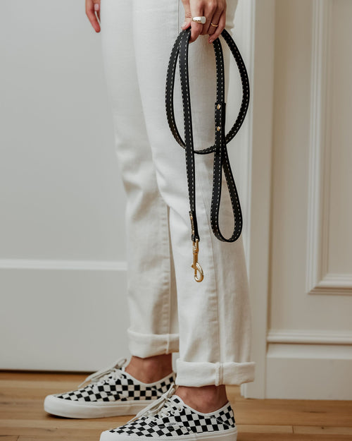 Take the Lead Black Leather Leash Product Image Detail