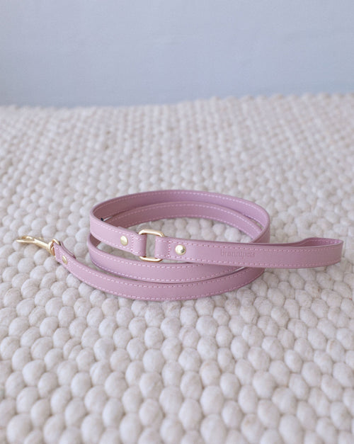 Mauve leather dog leash, soft and durable, perfect for stylish walks
