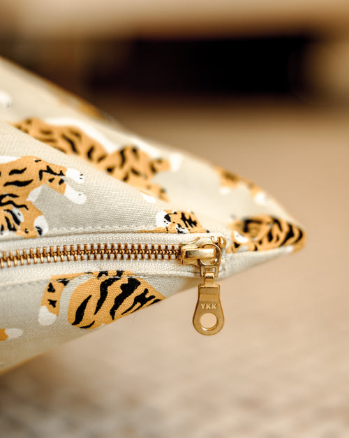 El Tigre Taupe Dog Bed