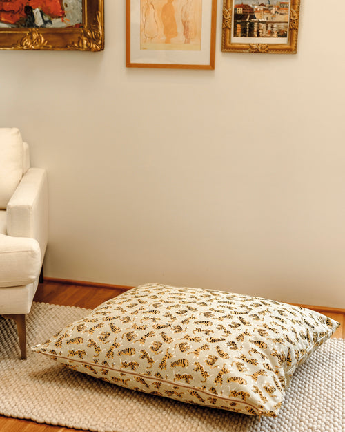 El Tigre Taupe Dog Bed