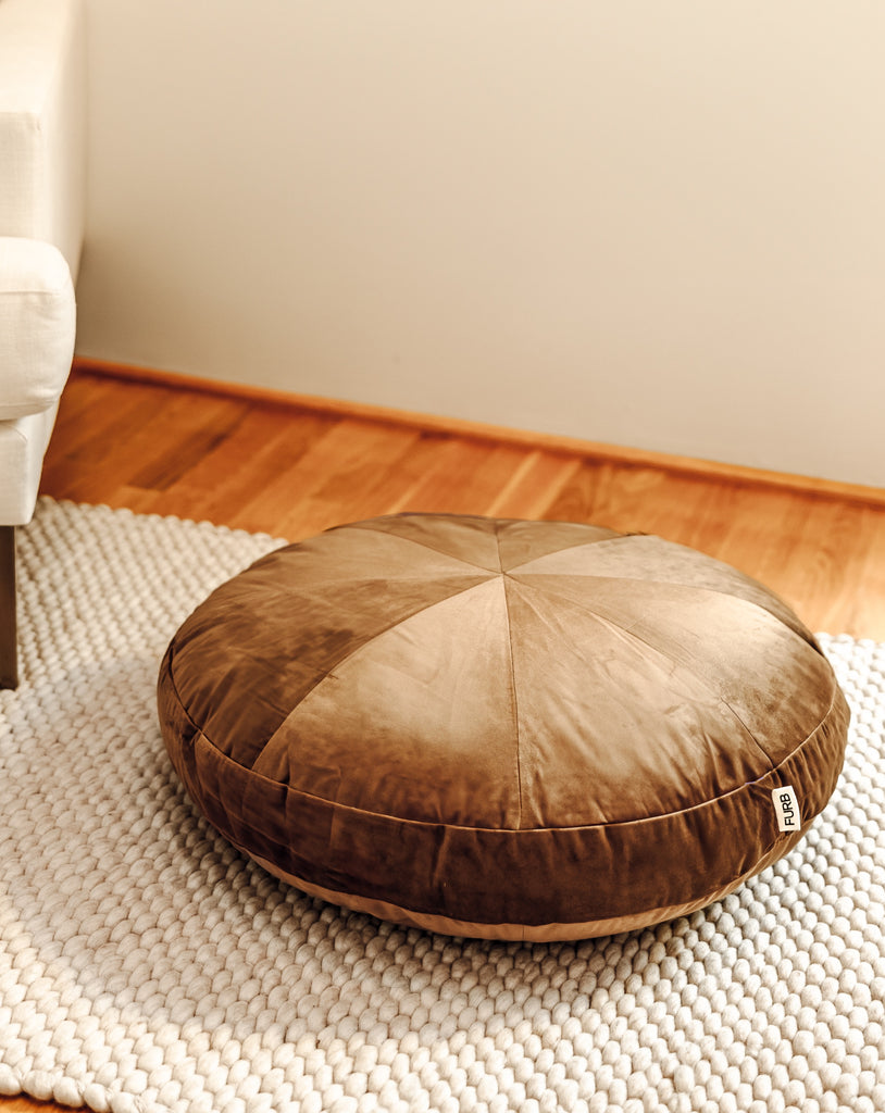 Laurel Nutmeg Round Velvet Dog Bed