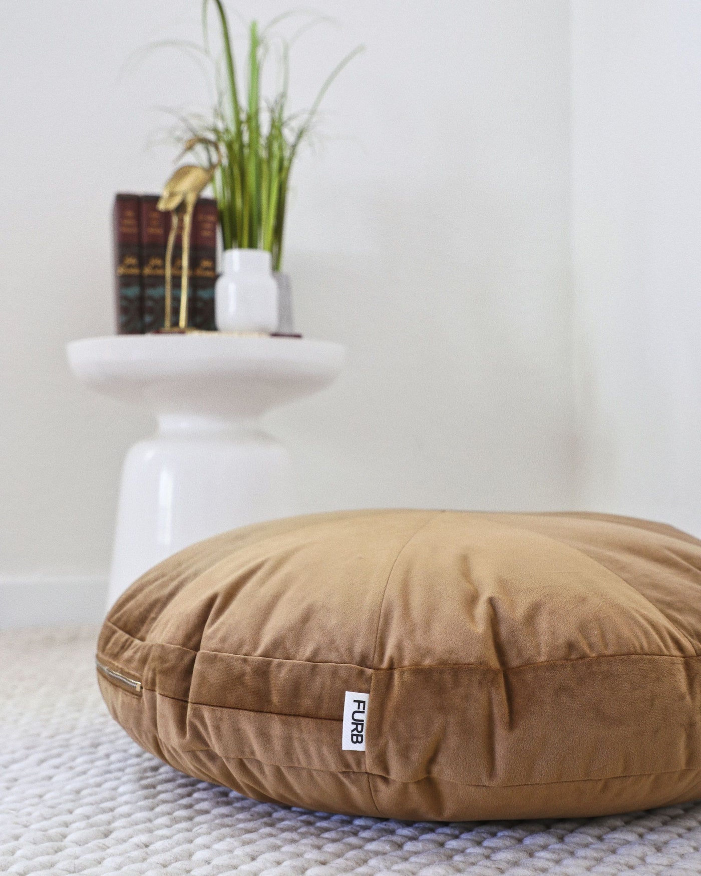 Laurel Nutmeg Round Velvet Dog Bed