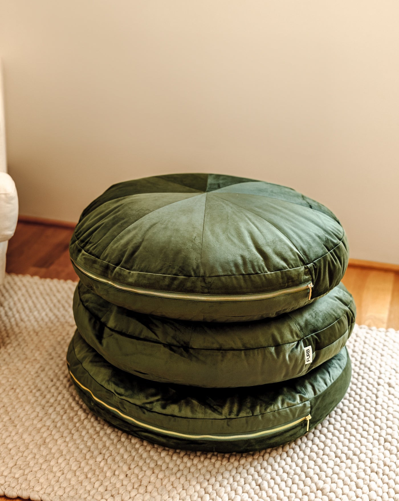 Laurel Moss Round Velvet Dog Bed