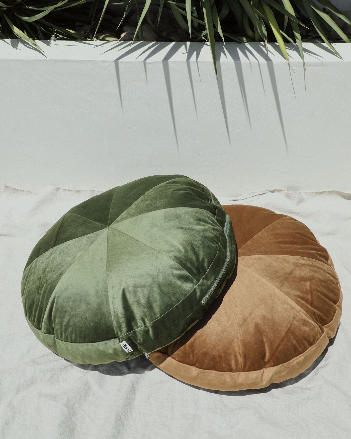 Laurel Moss Round Velvet Dog Bed Close Up