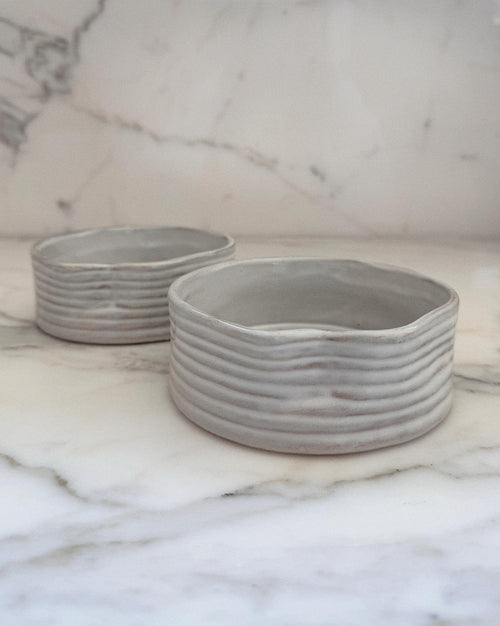 In the Groove White Ribbed Dog Bowl