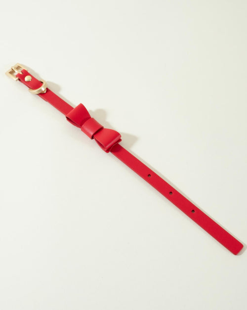 Classic red bow tie collar for dogs, ideal for a stylish and sophisticated look