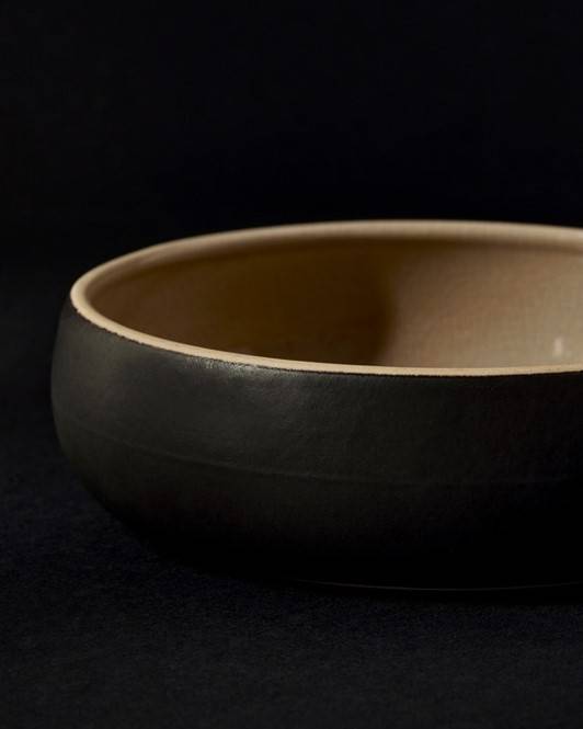 Chef's Kiss Matte Black + Linen Pet Bowl, great for trendy breeds like Pugs and Beagles.