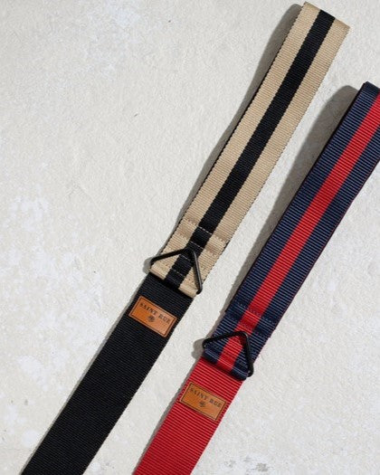 Woven to withstand any type of pup, the handle features deluxe neoprene padding, keeping your hold comfy and secure so your pet stays by your side. Modern black accents and a signature gold rose complete the look.