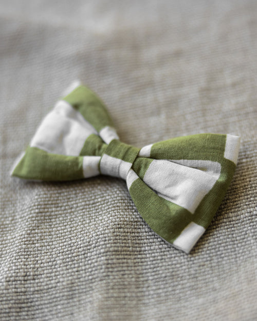 Make a Move Green Check Bow Tie Product Image Detail