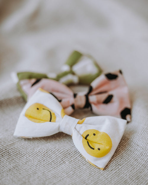 Stella Smiley Face Bow Tie Product Image Detail