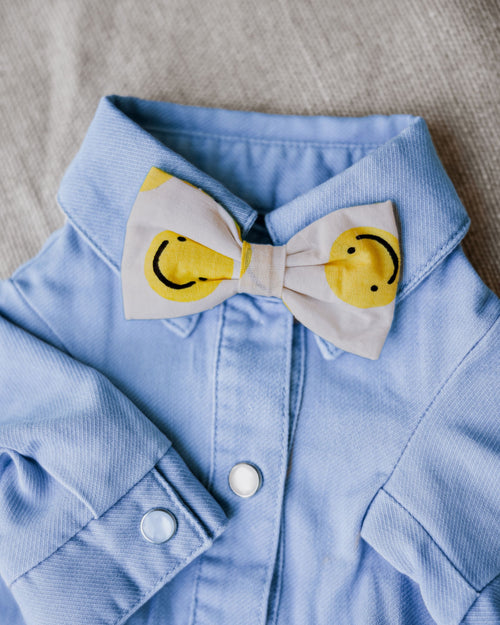 Stella Smiley Face Bow Tie Product Image Detail
